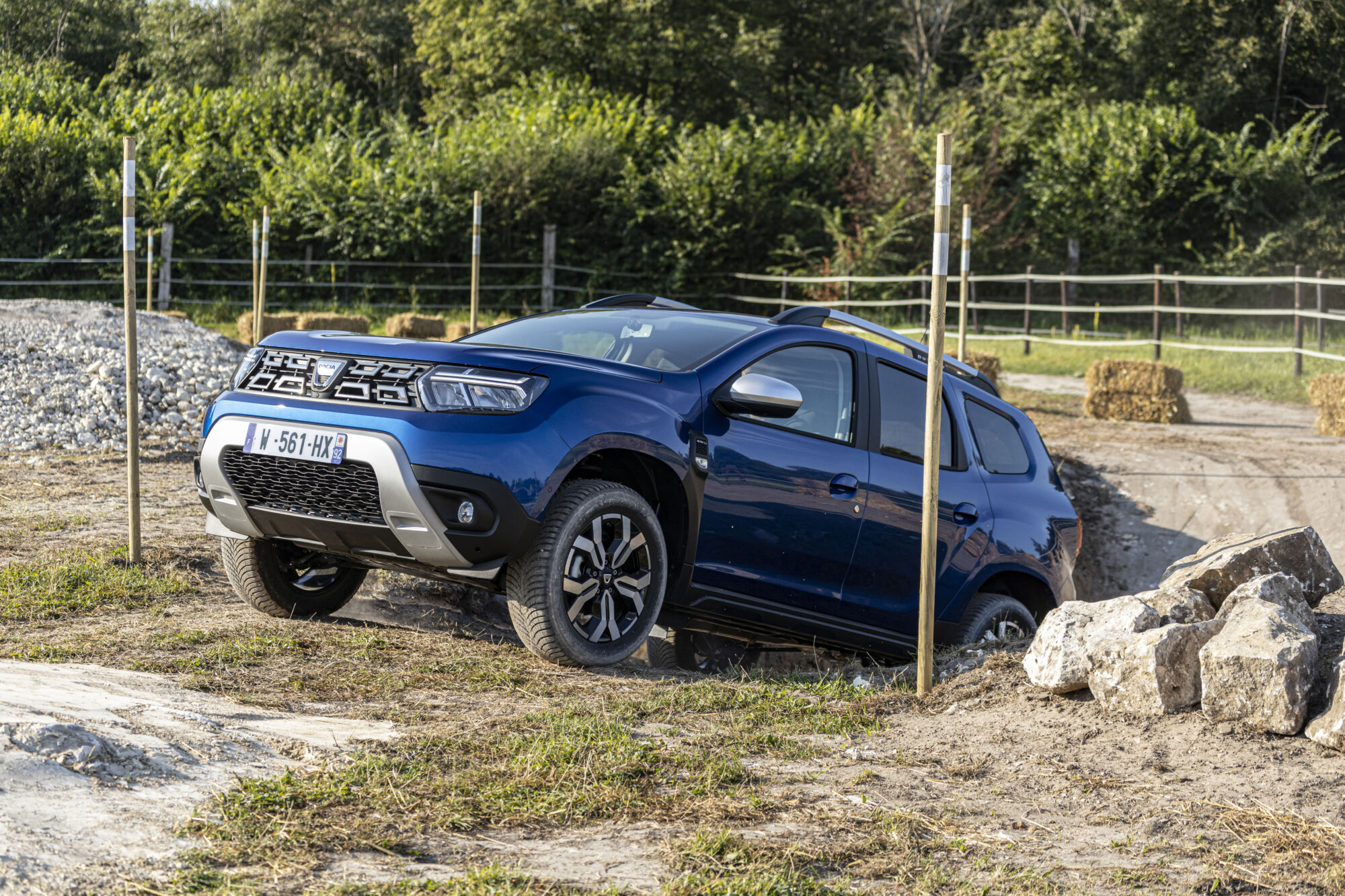 2021 - Essais presse Nouveau Dacia Duster 4X4 - Bleu Iron