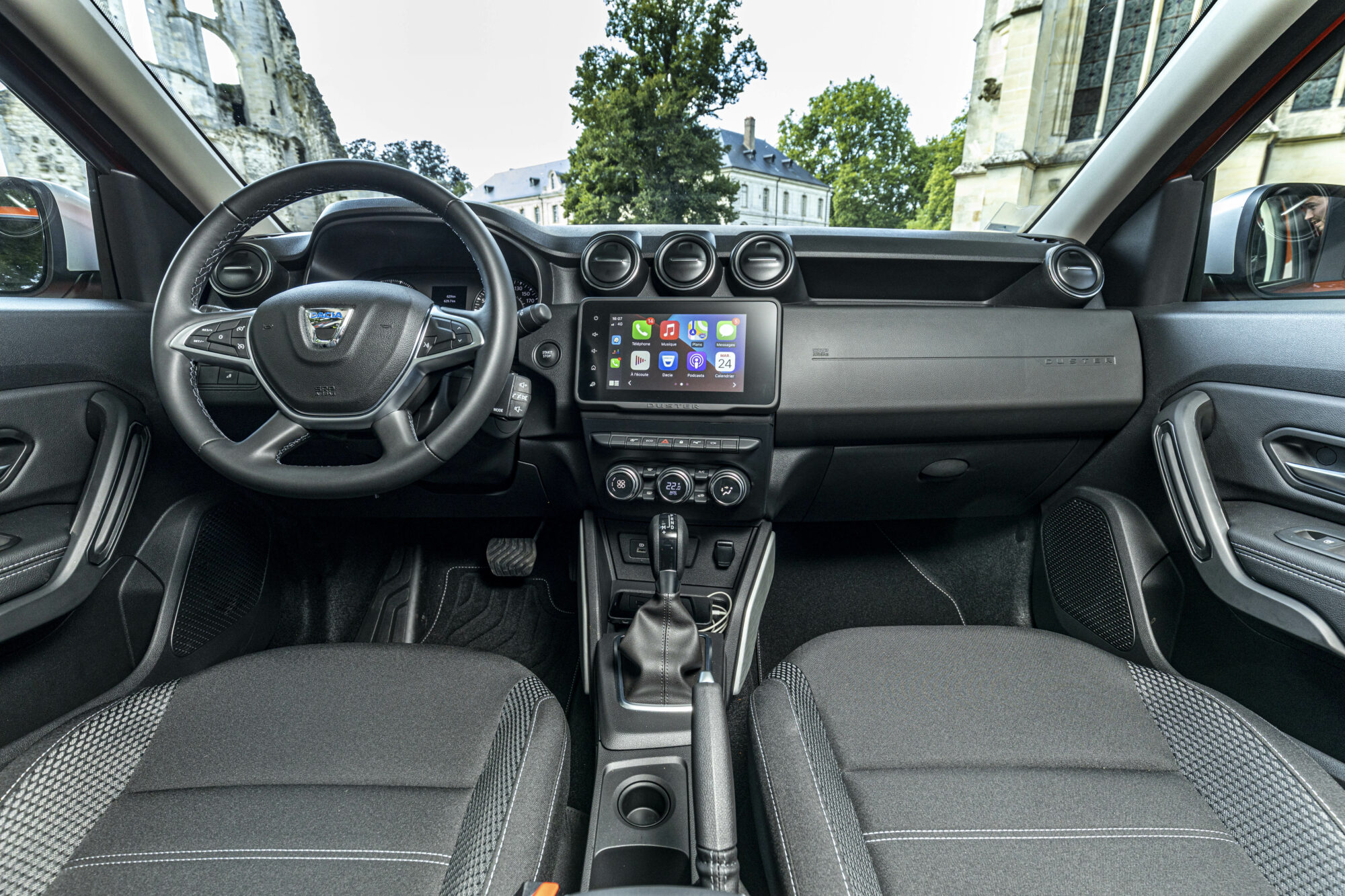 2021 - New Dacia Duster 4X2 - Arizona Orange tests drive