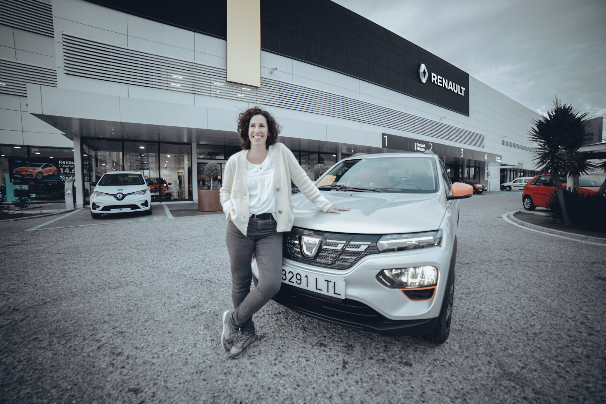 2021 - Story Dacia - Se déplacer autrement : 8 Européens sur 10 rêvent de mobilité électrique