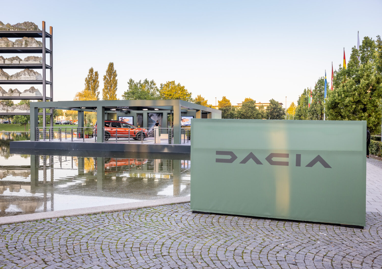 2021 - Dacia - IAA Munich -  Lake  Camp