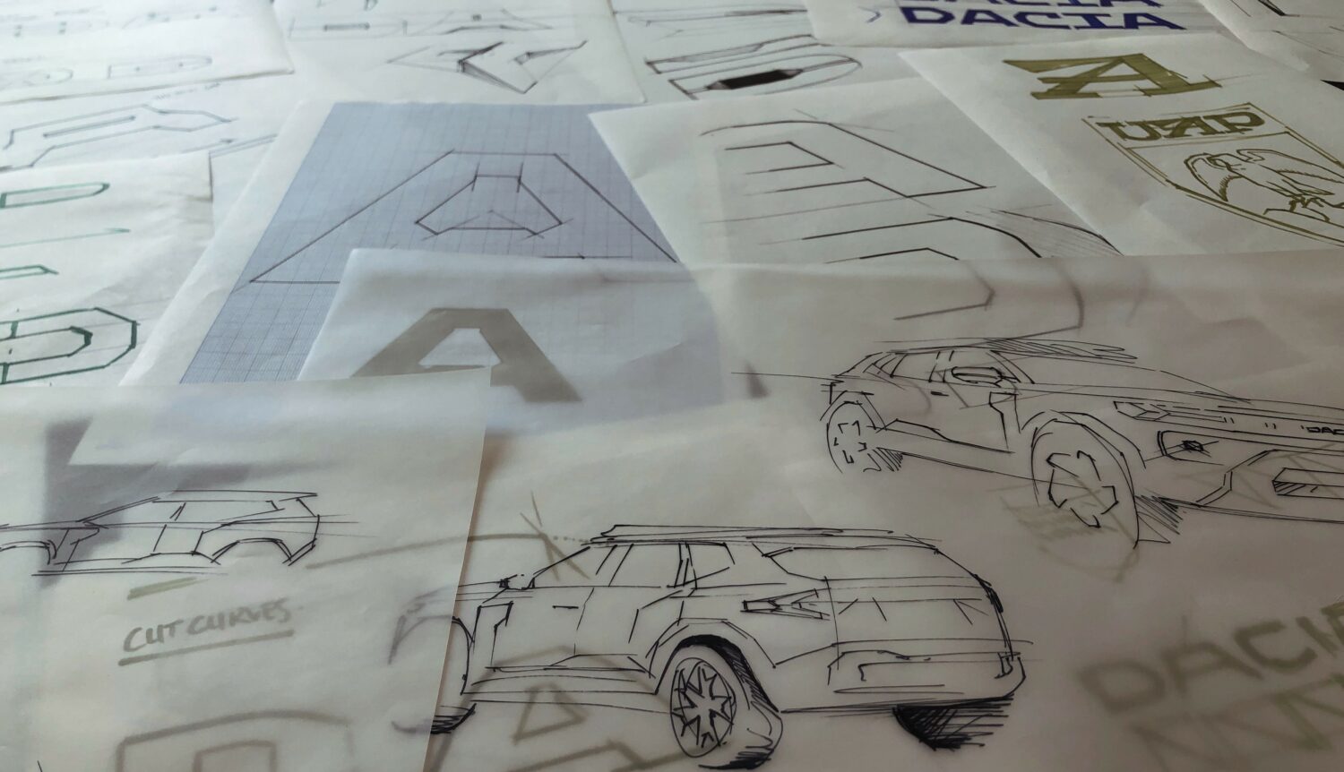 2021 - Story Dacia  Nouveau logo, nouvel emblème, nouvelles couleurs… toujours Dacia !