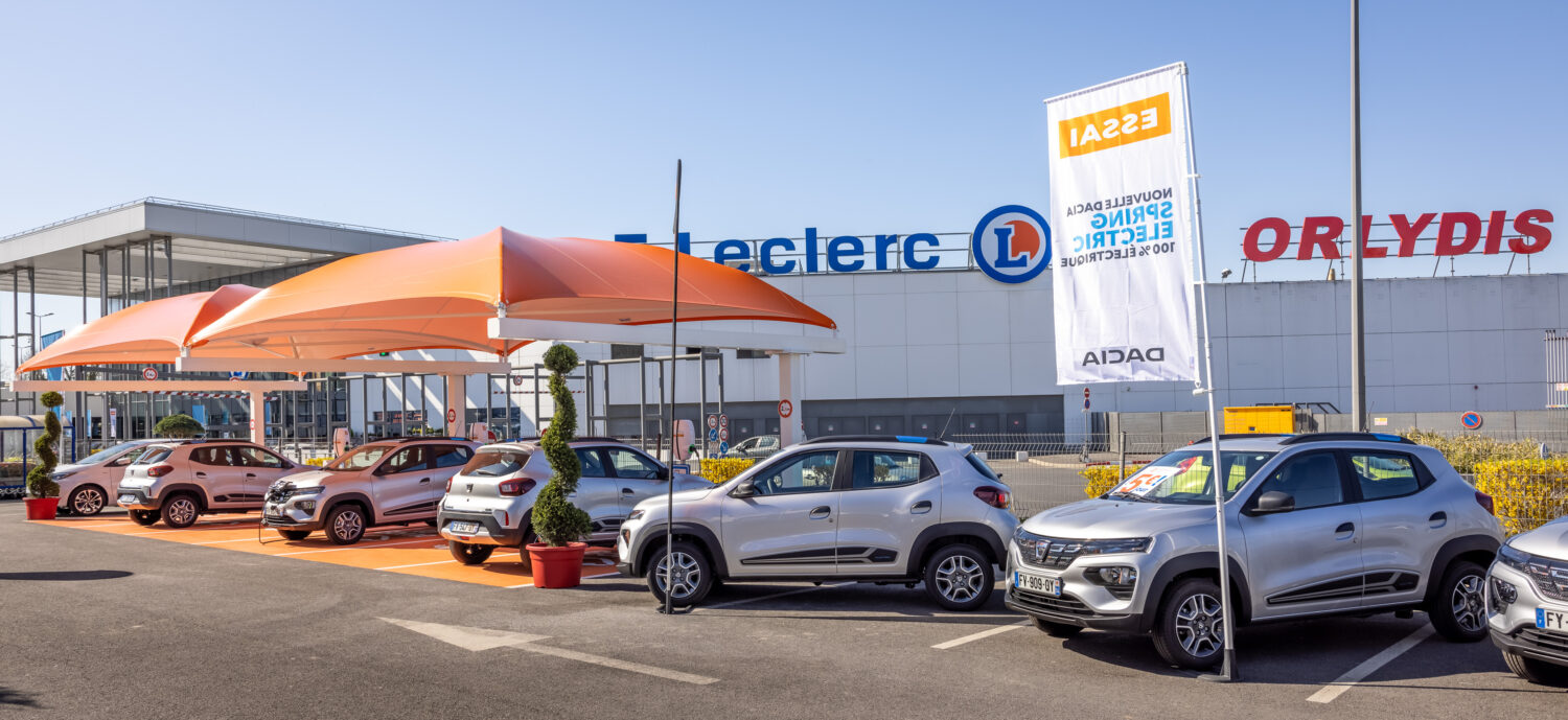 2021 - E.Leclerc Location welcomes the first Dacia Spring, 100% electric
