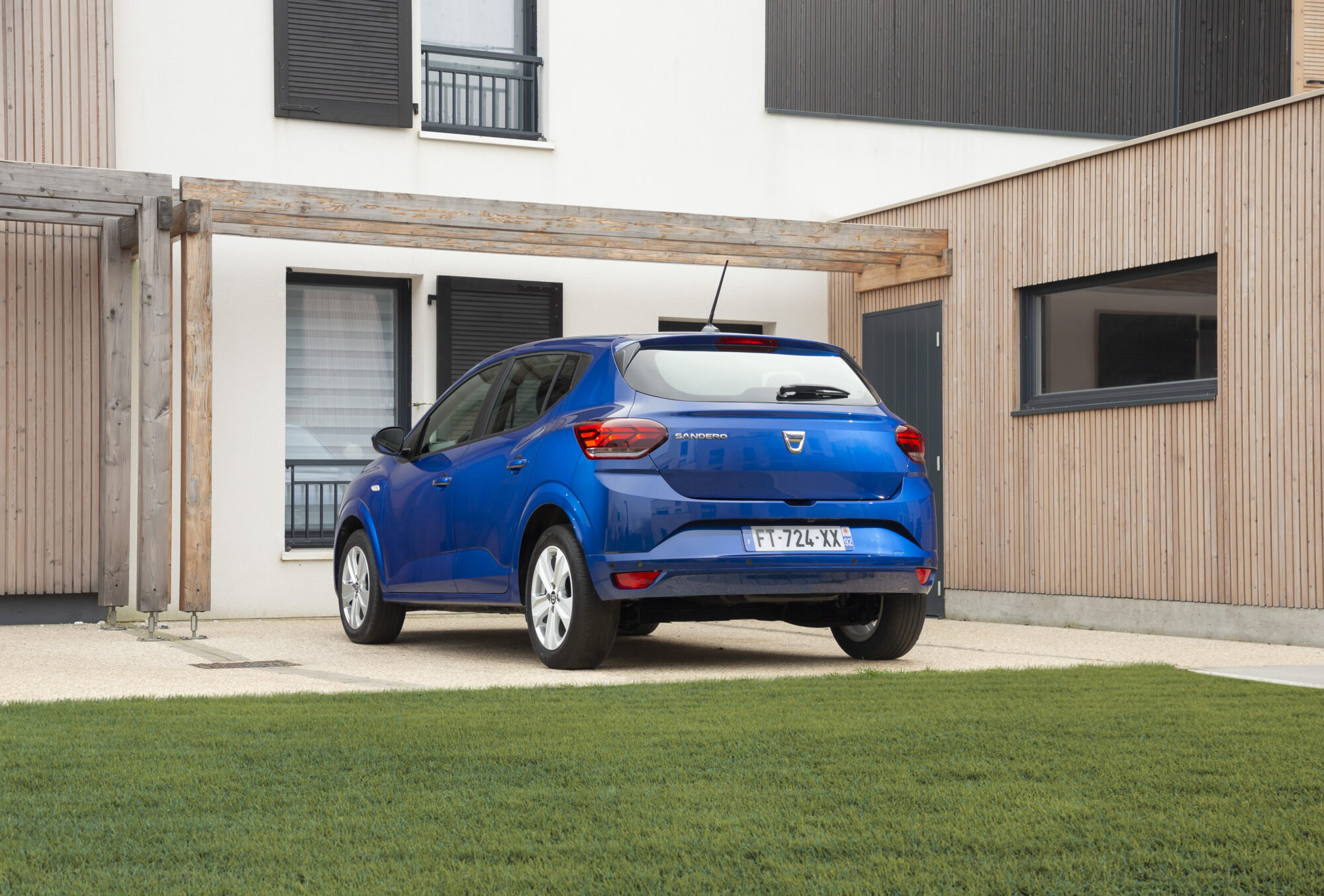 2020 - New Dacia SANDERO tests drive